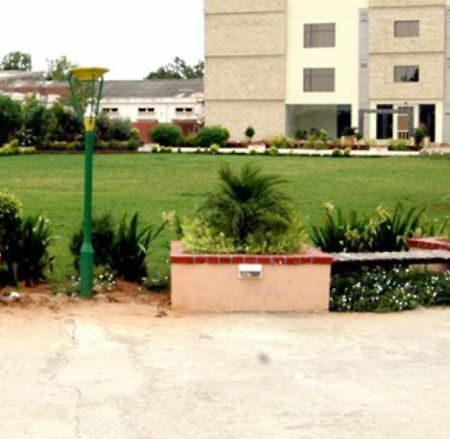 Hotel Radiance Bhilwara Ngoại thất bức ảnh